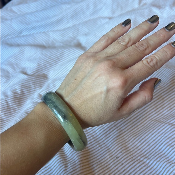 Jade Bangle - Picture 3 of 3